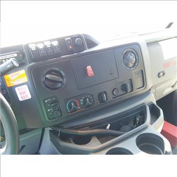 2016 Ford E450 Paratransit Bus (Hartford, CT 06114)