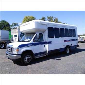 2016 Ford E450 Paratransit Bus (Hartford, CT 06114)