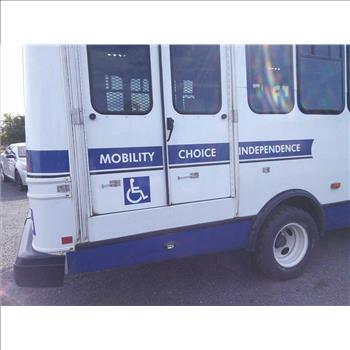 2016 Ford E450 Paratransit Bus (Hartford, CT 06114)