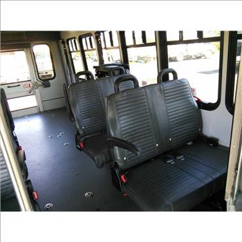 2016 Ford E450 Paratransit Bus (Hartford, CT 06114)