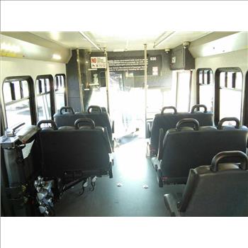 2016 Ford E450 Paratransit Bus (Hartford, CT 06114)
