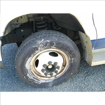 2016 Ford E450 Paratransit Bus (Hartford, CT 06114)