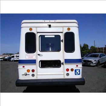 2016 Ford E450 Paratransit Bus (Hartford, CT 06114)