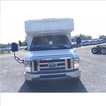 2016 Ford E450 Paratransit Bus (Hartford, CT 06114)