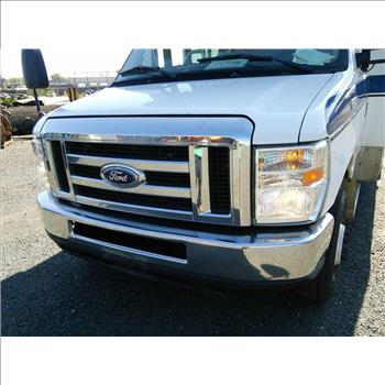 2016 Ford E450 Paratransit Bus (Hartford, CT 06114)