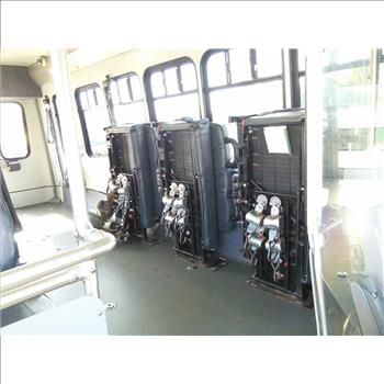 2016 Ford E450 Paratransit Bus (Hartford, CT 06114)