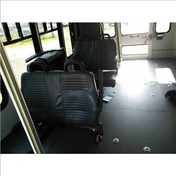 2016 Ford E450 Paratransit Bus (Hartford, CT 06114)