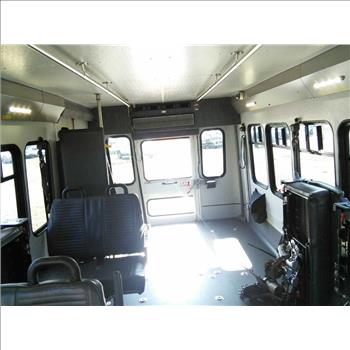 2016 Ford E450 Paratransit Bus (Hartford, CT 06114)