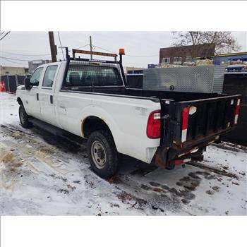 2016 Ford F350 (Staten Island, NY 10309)