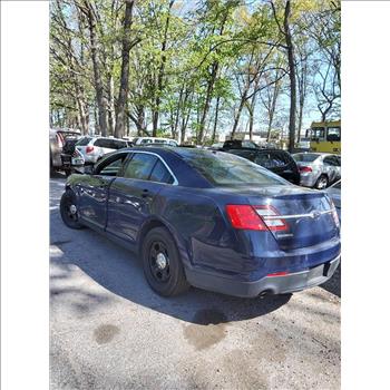 2017 Ford Taurus (Staten Island, NY 10309)