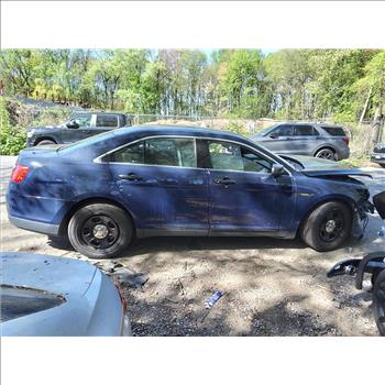2017 Ford Taurus (Staten Island, NY 10309)