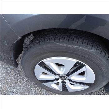 2017 Toyota Prius (Hartford, CT 06114)