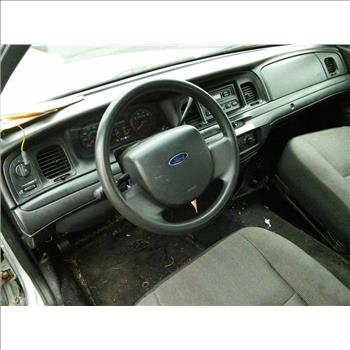 208 Ford Crown Victoria (Hartford, CT 06114)