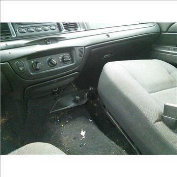 208 Ford Crown Victoria (Hartford, CT 06114)