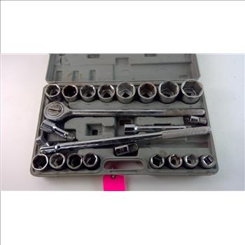 21 Piece Unbranded Wrench Socket Set