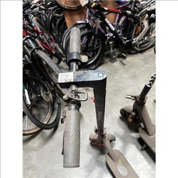 5 Push E-Scooter Lot