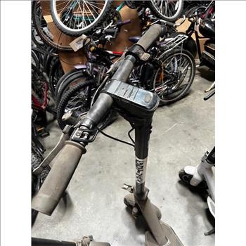 5 Push E-Scooter Lot