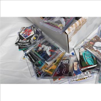 600+ MTG And Sports Trading Card Lot
