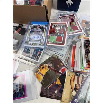 800+ Assorted Sports And Magic The Gathering Trading Cards