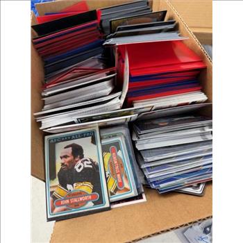 800+ Assorted Sports And Magic The Gathering Trading Cards