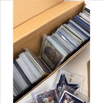 800+ Assorted Sports And Magic The Gathering Trading Cards