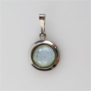 8kt White Gold Iridescent Stone Semi-hollow Pendant