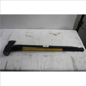 8lb Axe W/ Crowbar