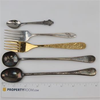 9 Flatware Pieces