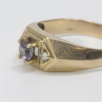 9kt Gold 3.4g Ring With Clear Stones