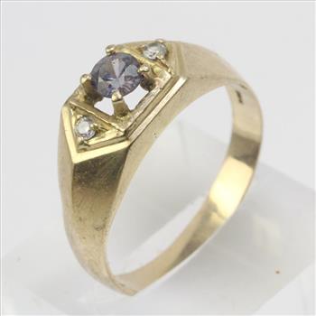 9kt Gold 3.4g Ring With Clear Stones