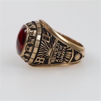 9kt Gold Red Stone Class Ring