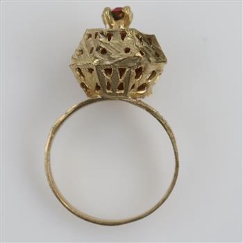 9kt Gold Red Stone Filigree Ring