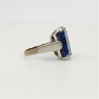 9kt White Gold Blue Spinel Ring