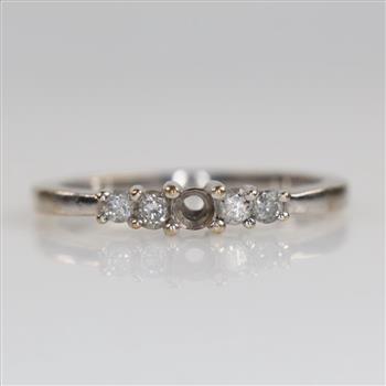 9kt White Gold Diamond Ring