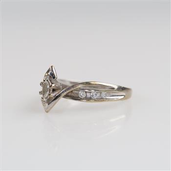 9kt White Gold Diamond Ring