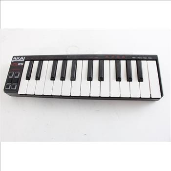 Akai Midi Keyboard