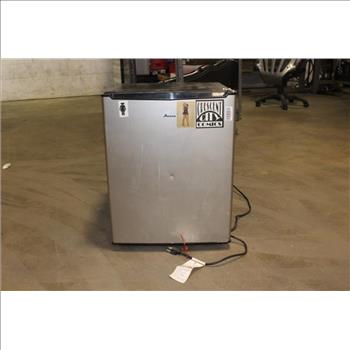 Amana Mini Refrigerator