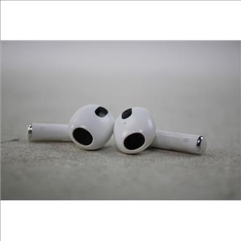 Apple AirPods 3 With Charging Case