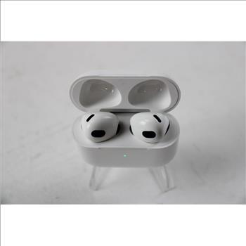 Apple AirPods (3rd Gen) With Charging Case
