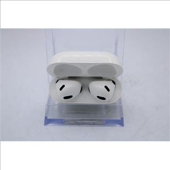 Apple AirPods (3rd Gen) With Charging Case
