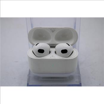 Apple AirPods (3rd Gen) With Charging Case