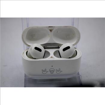 Apple AirPods Pro With Charging Case