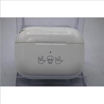 Apple AirPods Pro With Charging Case