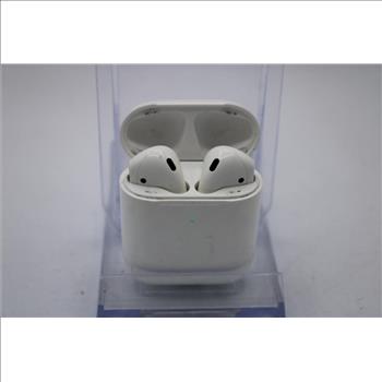 Apple AirPods With Charging Case