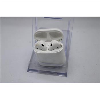 Apple AirPods With Charging Case