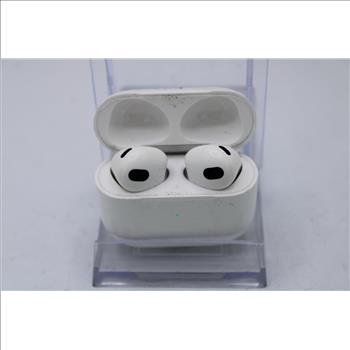 Apple AirPods With Charging Case