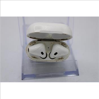Apple AirPods With Charging Case