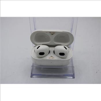 Apple AirPods With Charging Case