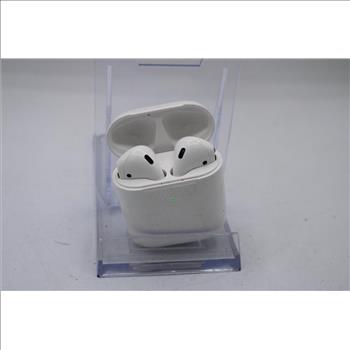 Apple AirPods With Charging Case