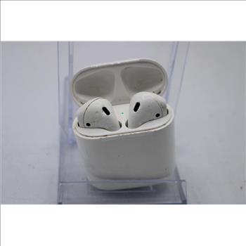 Apple AirPods With Charging Case